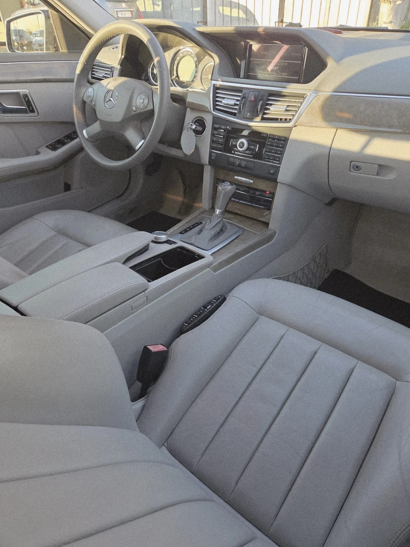 Mercedes-Benz E 250 2.5, снимка 14 - Автомобили и джипове - 55837503