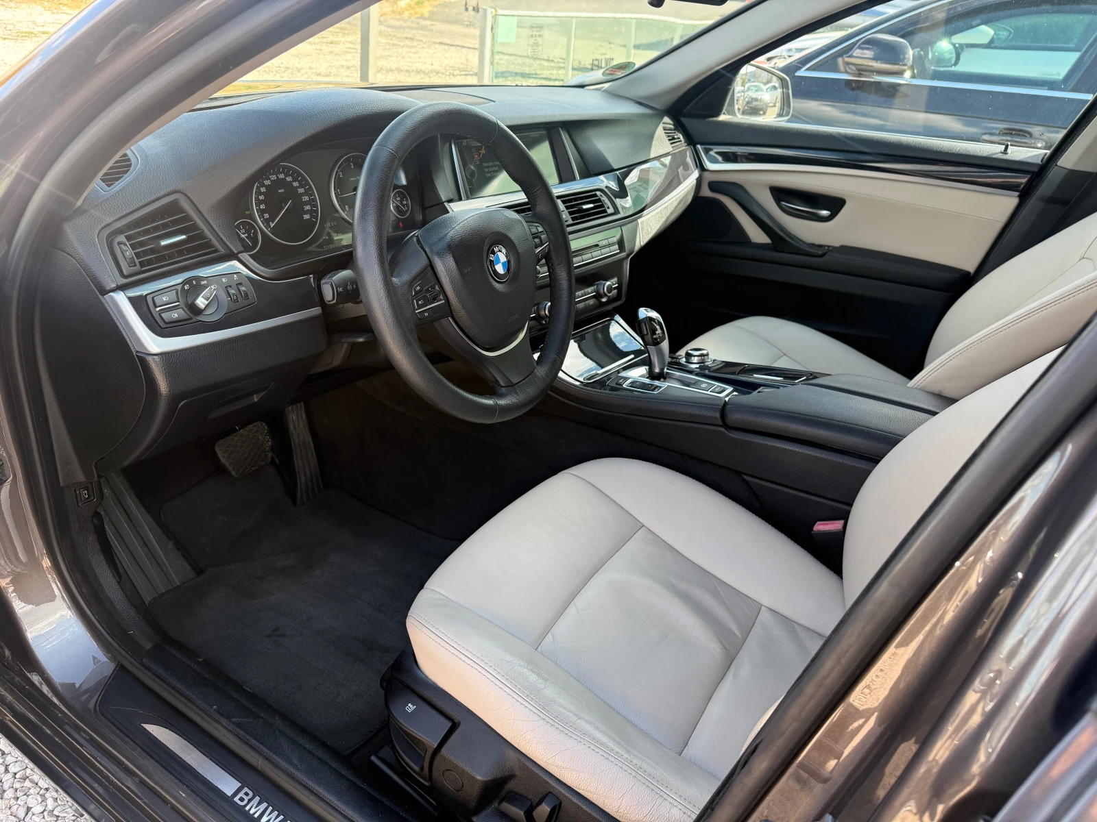 BMW 520 2.0d-184КС-АВТОМАТИК-КОЖА-ПОДГР-BXENON-НАВИ-, снимка 8 - Автомобили и джипове - 56246488