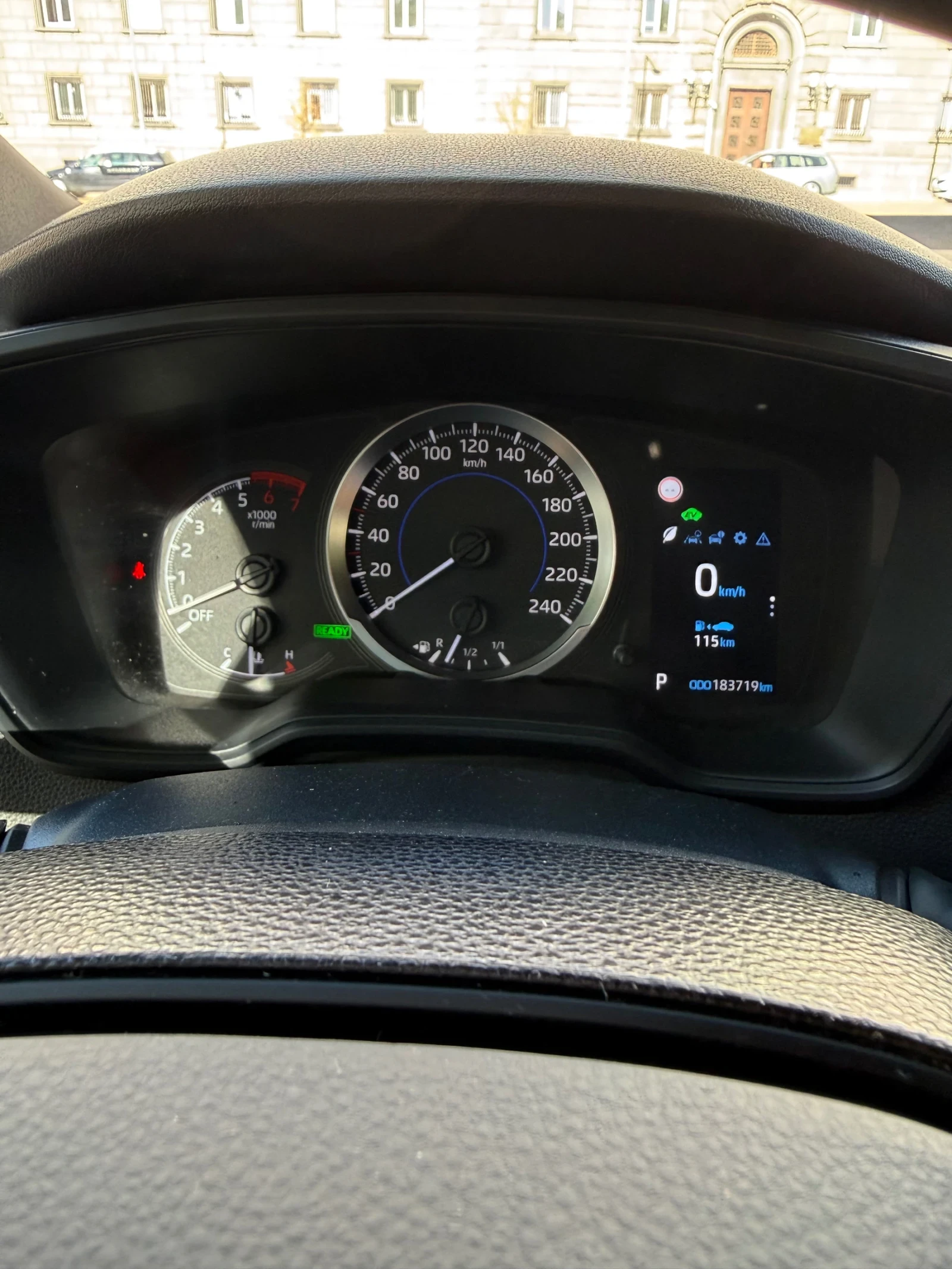 Toyota Corolla 1.8, снимка 15 - Автомобили и джипове - 56405093