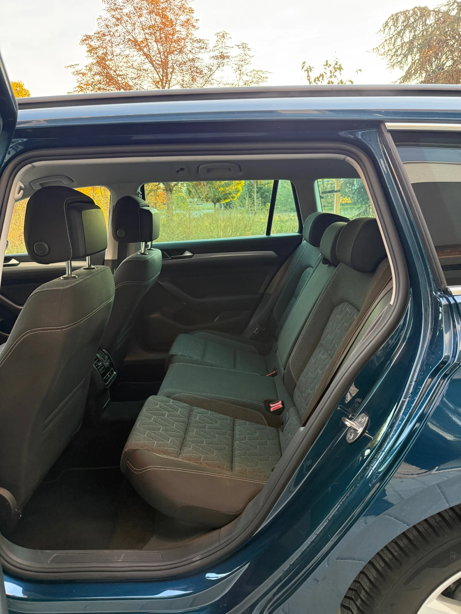 VW Passat Variant 1.5 150 hp, снимка 9 - Автомобили и джипове - 56638830
