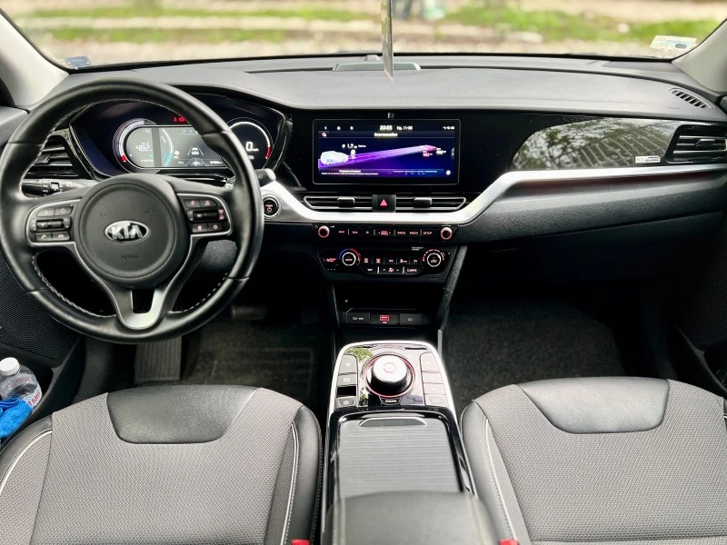 Kia Niro, снимка 8 - Автомобили и джипове - 47416090