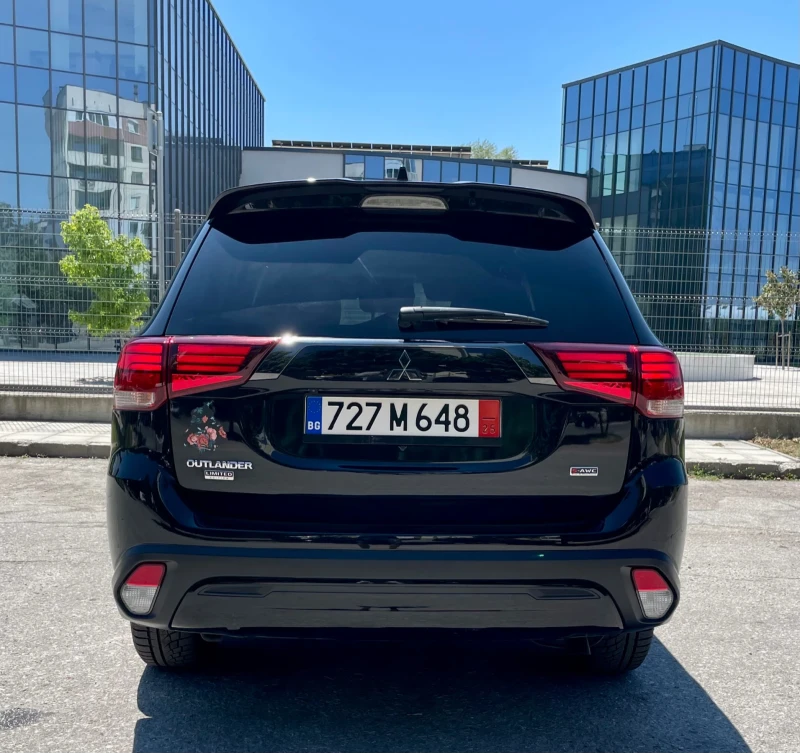 Mitsubishi Outlander Limited edition / Black /, снимка 4 - Автомобили и джипове - 52697611