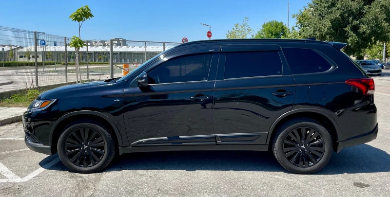 Mitsubishi Outlander Limited edition / Black /, снимка 6 - Автомобили и джипове - 52697611