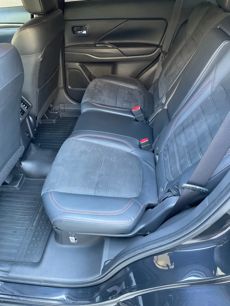 Mitsubishi Outlander Limited edition / Black /, снимка 10 - Автомобили и джипове - 52697611