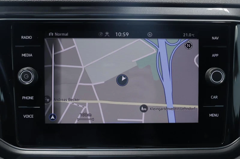 VW T-Roc R-LINE/190HP/CAM/NAVI/KLESS/DIGI/CARPLAY/191g, снимка 9 - Автомобили и джипове - 51456478