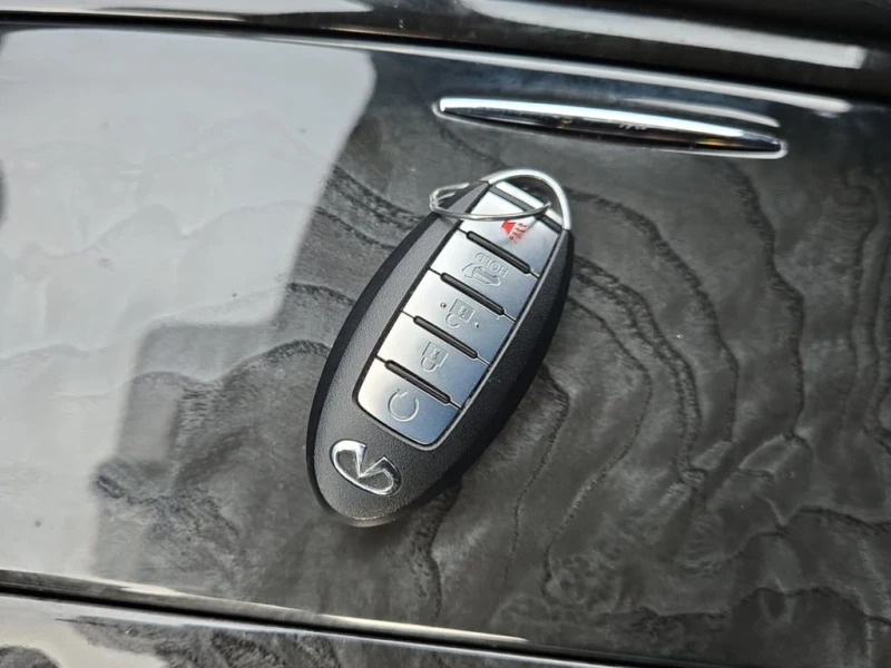 Infiniti QX80 * PROACTIVE * CARFAX * БЕЗ ПЪРВОНАЧАЛНА ВНОСКА, снимка 8 - Автомобили и джипове - 52615424