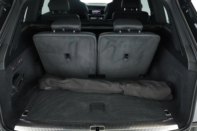 Audi SQ7 TFSI/FACELIFT/B&O/MATRIX/PANO/360/7-МЕСТЕН/, снимка 17 - Автомобили и джипове - 53367020