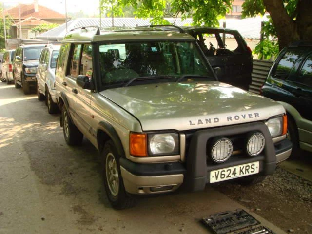 Land Rover Discovery 3.9V8, снимка 2 - Автомобили и джипове - 46834391