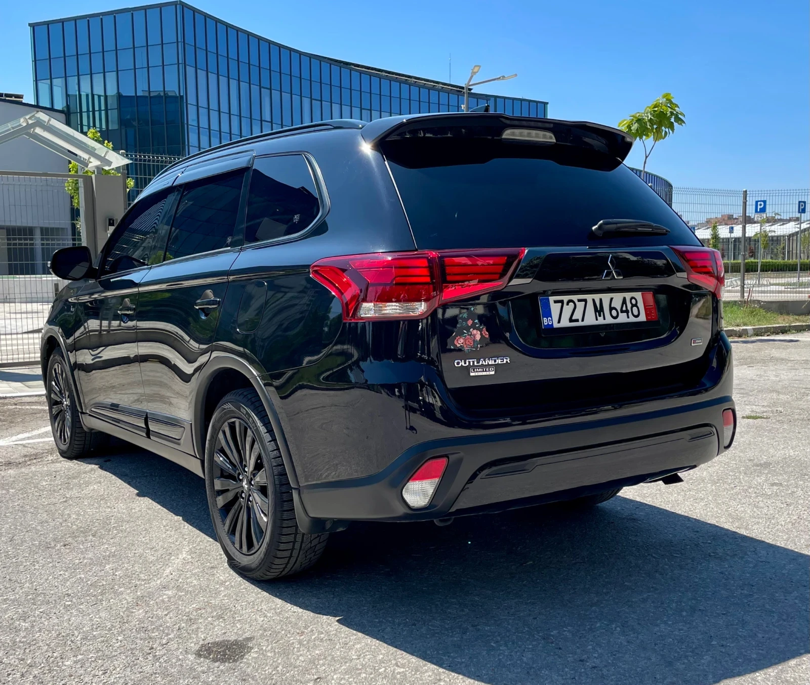 Mitsubishi Outlander Limited edition / Black / - изображение 5