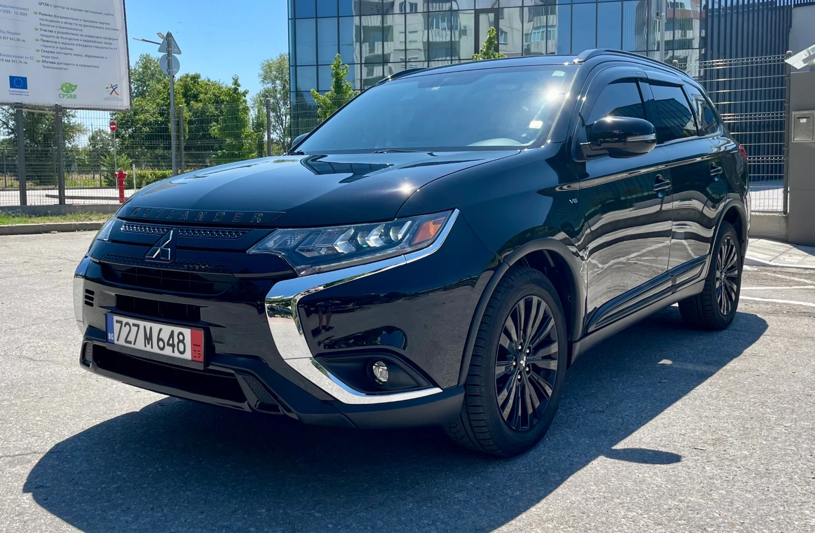 Mitsubishi Outlander Limited edition / Black / - изображение 7