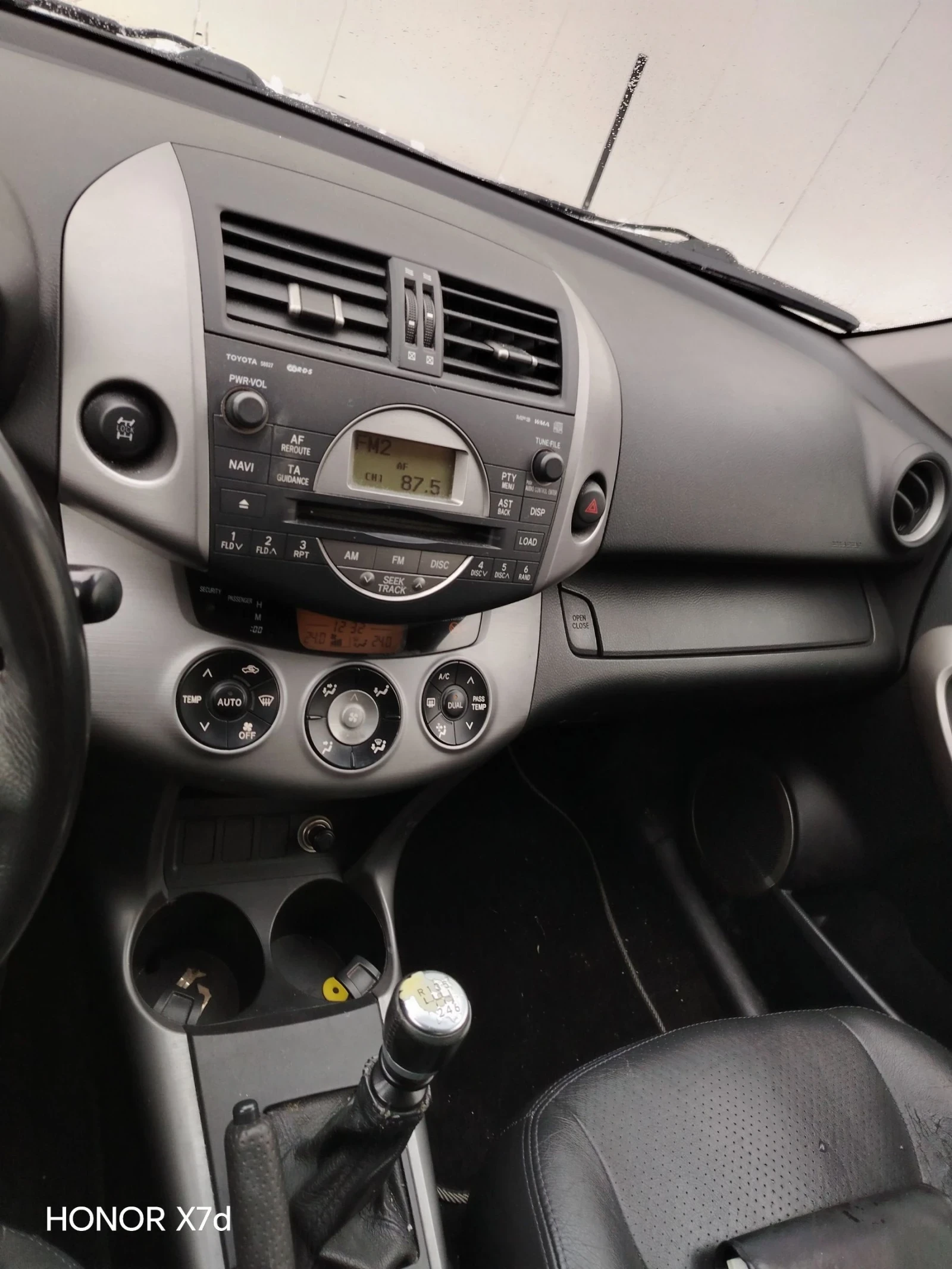 Toyota Rav4 2.2 d-CAT | Mobile.bg � ����������� 10