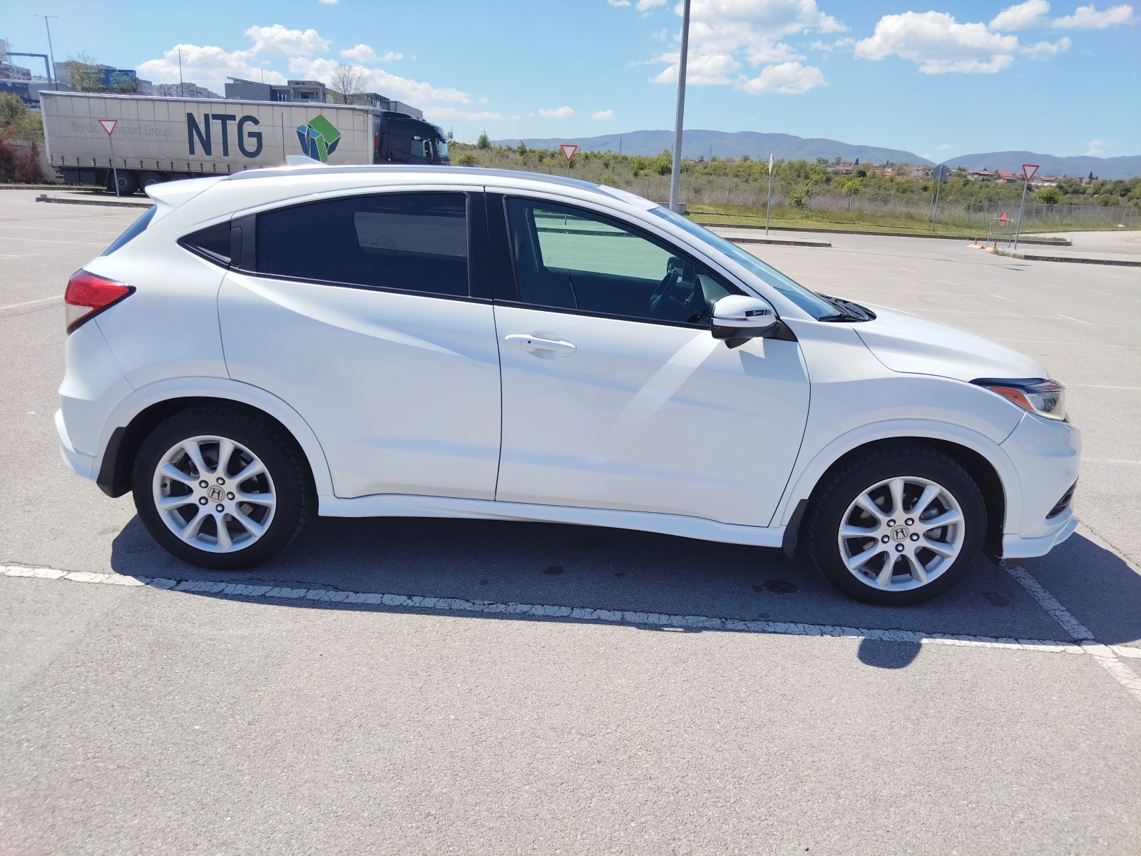Honda Hr-v 1.8, снимка 5 - Автомобили и джипове - 54414558
