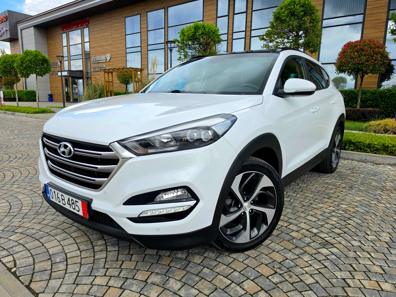 Hyundai Tucson 2.0CRDI* ПАНОРАМА* ПОДГРЕВ* КОЖА* ЕЛ.СЕДАЛКИ* ФУЛ*