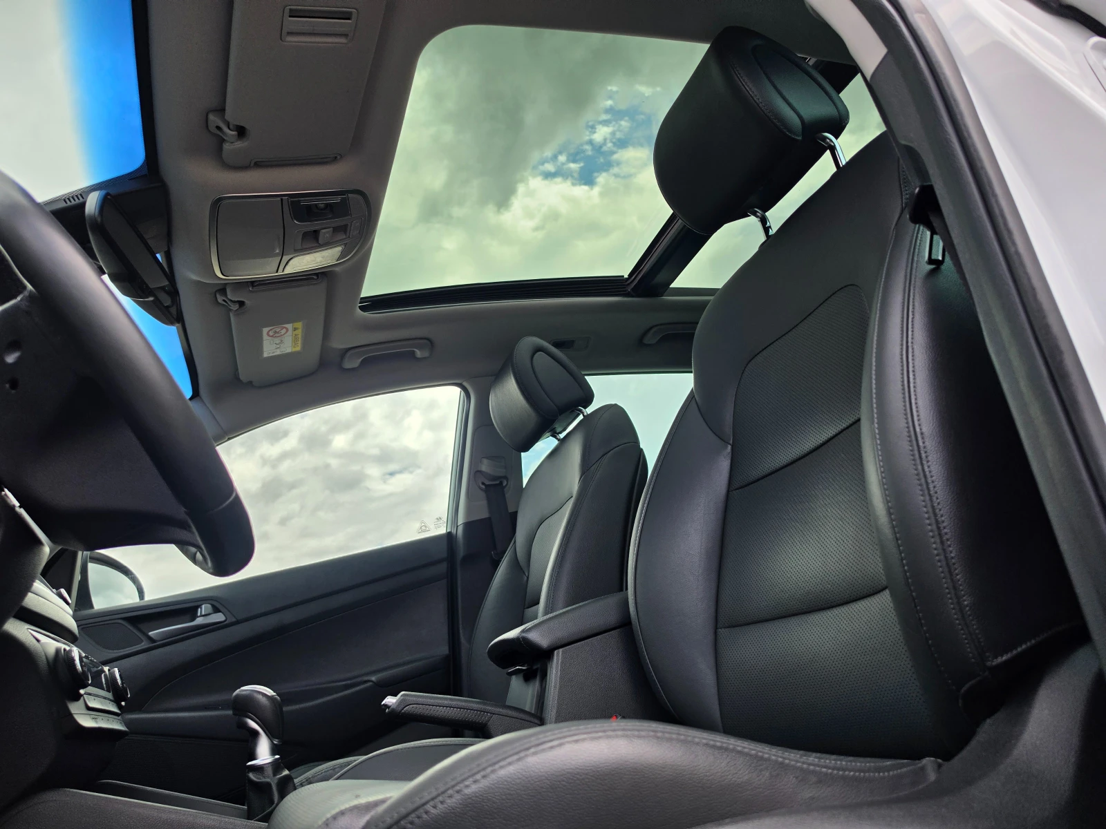 Hyundai Tucson 2.0D* 4×4* ПАНОРАМА* ПОДГРЕВ* КОЖА* ЕЛ.СЕДАЛК, снимка 13 - Автомобили и джипове - 54479177