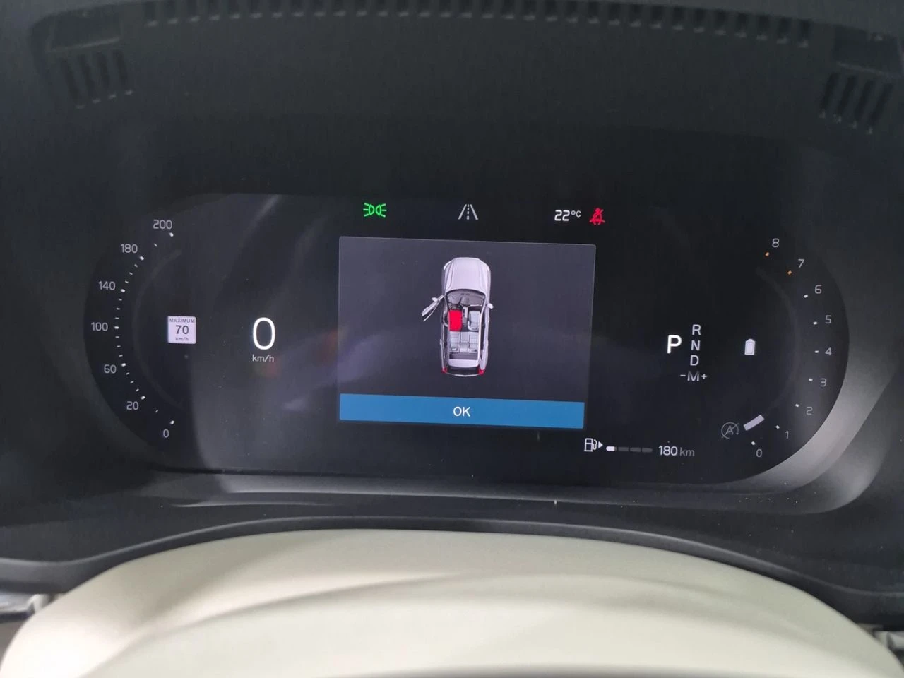 Volvo XC60 MOMENTUM, снимка 9 - Автомобили и джипове - 55729186