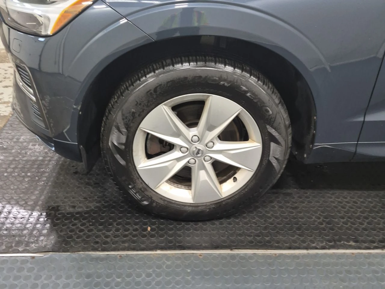 Volvo XC60 MOMENTUM, снимка 6 - Автомобили и джипове - 55729186