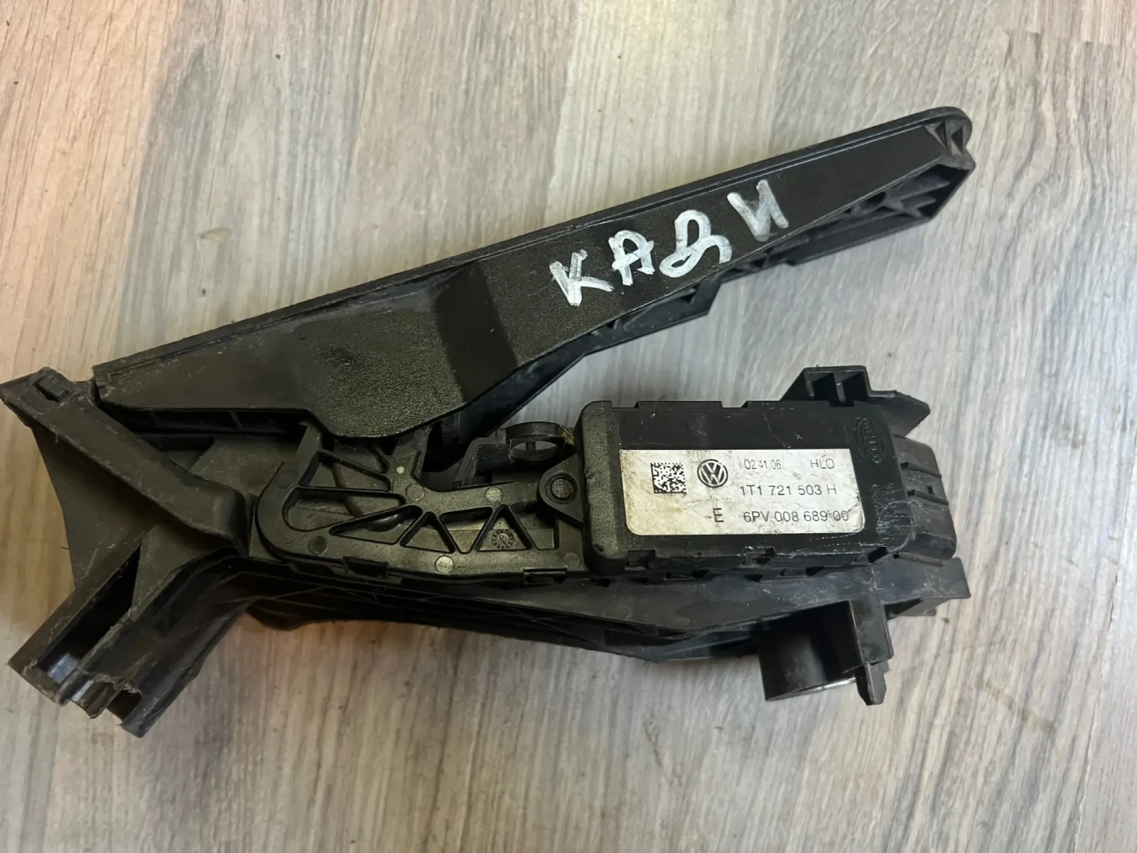 1T1721503H 6PV008689-00 ����� ��� VW CADDY TOURAN 2.0TDI  1T1 721 503 H 6PV 008 689-00 | Mobile.bg � ����������� 1