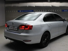 VW Jetta 1.6 TDI BLUEMOTION, снимка 2