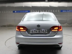 VW Jetta 1.6 TDI BLUEMOTION, снимка 4