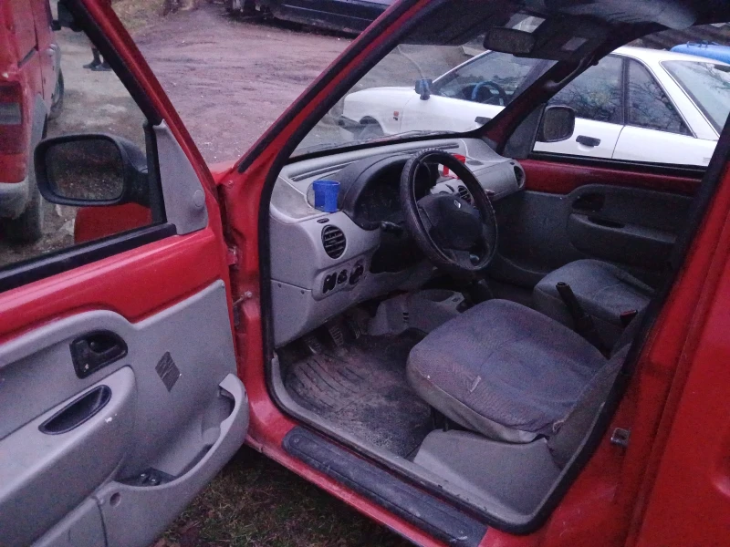 Renault Kangoo 1.9dci, снимка 6 - Автомобили и джипове - 48817196