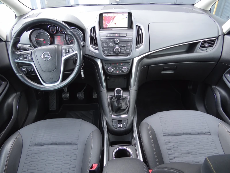 Opel Zafira Tourer 2.0-CDTI/NAVI/KOJA/PANORAMA/CAMERA/7-места/, снимка 8 - Автомобили и джипове - 49182302