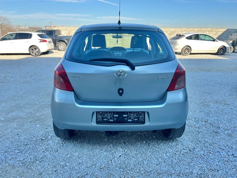 Toyota Yaris 1.3 VVTI, снимка 6 - Автомобили и джипове - 49405397