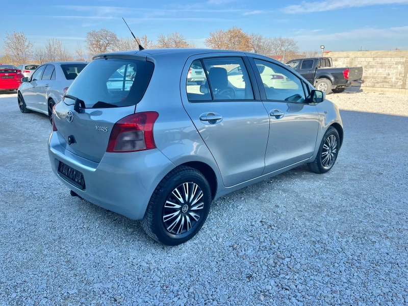 Toyota Yaris 1.3 VVTI, снимка 5 - Автомобили и джипове - 49405397