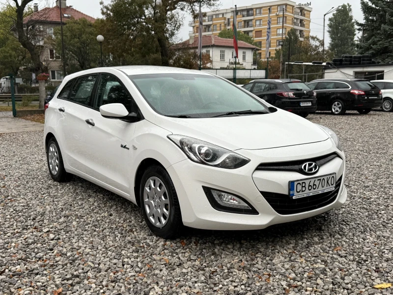 Hyundai I30 1.4i 16V EURO5b, снимка 3 - Автомобили и джипове - 51965786
