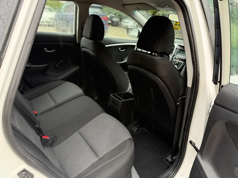 Hyundai I30 1.4i 16V EURO5b, снимка 10 - Автомобили и джипове - 51965786