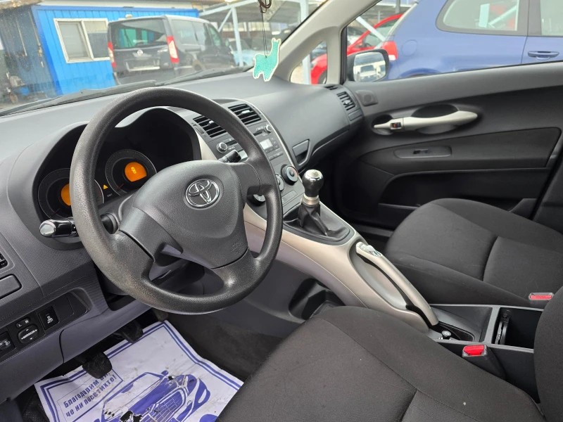 Toyota Auris 1.4D-4D 90кс ! ! КЛИМАТИК, снимка 9 - Автомобили и джипове - 53365308