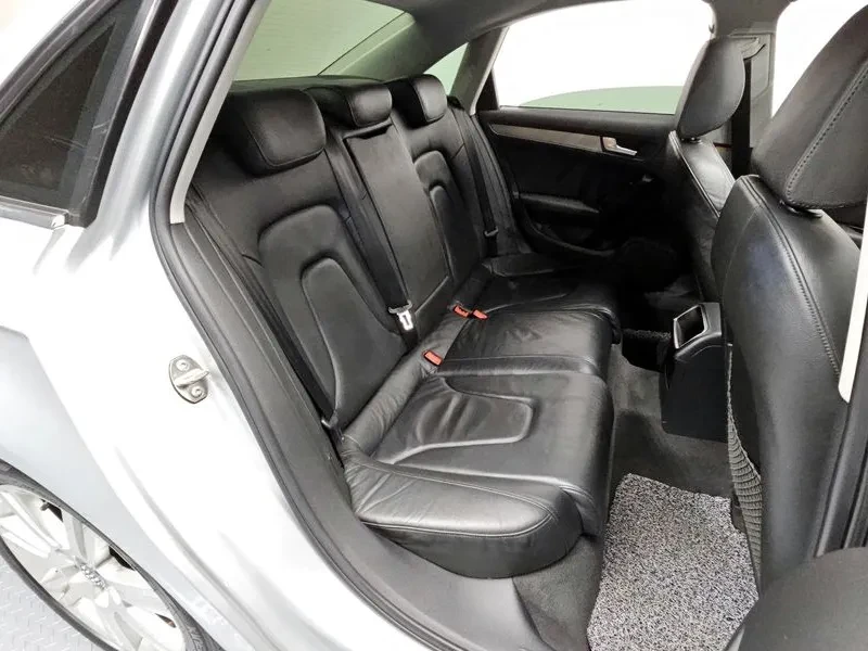 Audi A4 2.0 TFSI, снимка 12 - Автомобили и джипове - 54550859