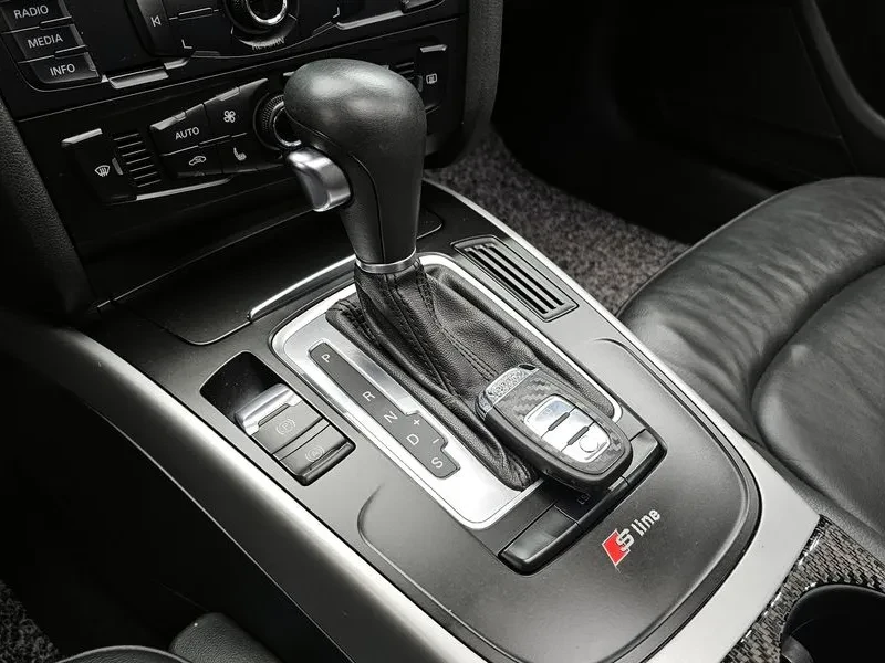 Audi A4 2.0 TFSI, снимка 9 - Автомобили и джипове - 54550859