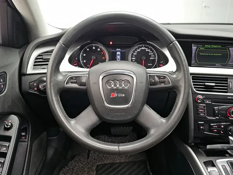 Audi A4 2.0 TFSI, снимка 13 - Автомобили и джипове - 54550859