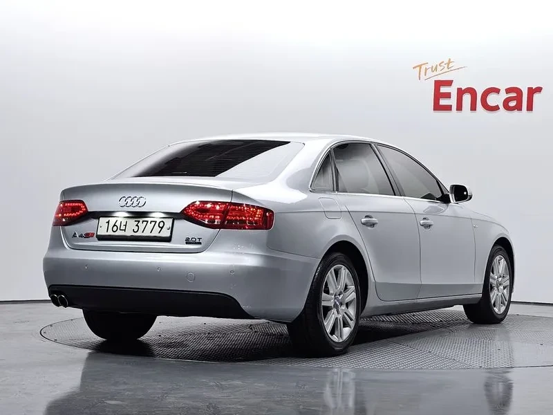 Audi A4 2.0 TFSI, снимка 2 - Автомобили и джипове - 54550859