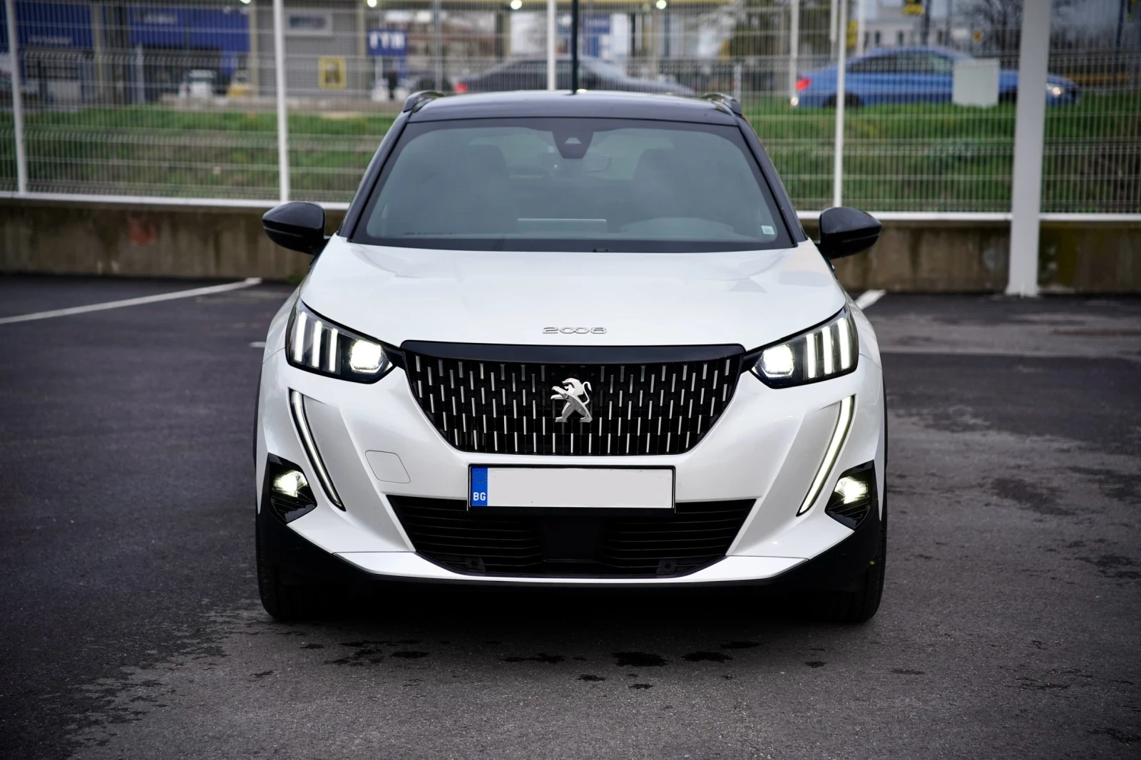 Peugeot 2008 GT Line/Автоматик/36 000км/Бяла перла - изображение 2