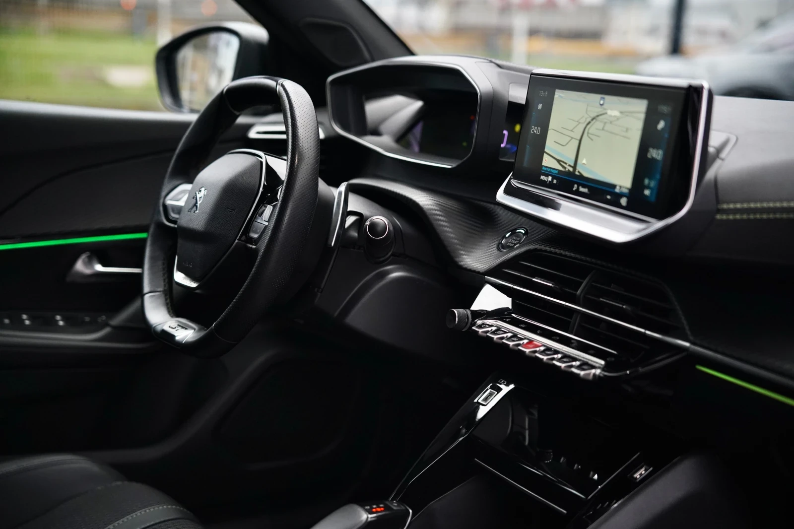 Peugeot 2008 GT Line/Автоматик/36 000км/Бяла перла - изображение 10