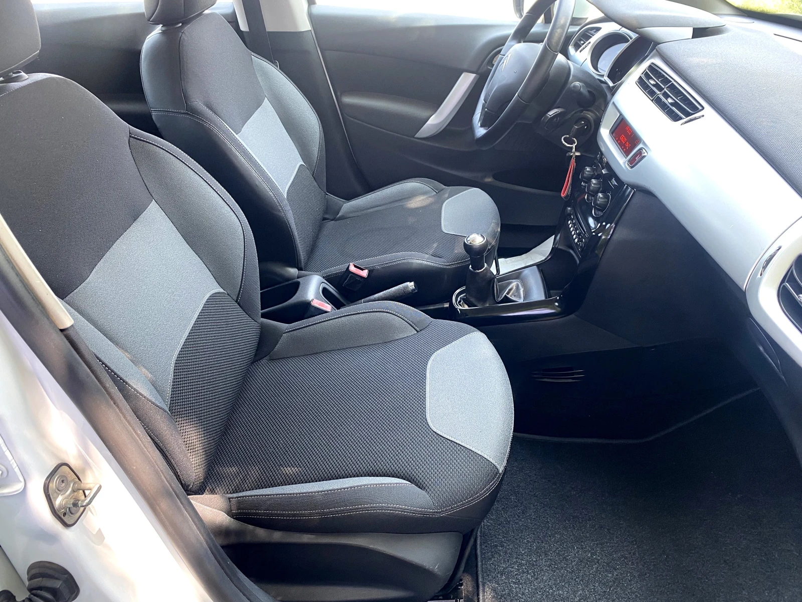Citroen C3 1.4i-Бяла Пуканка- - изображение 10