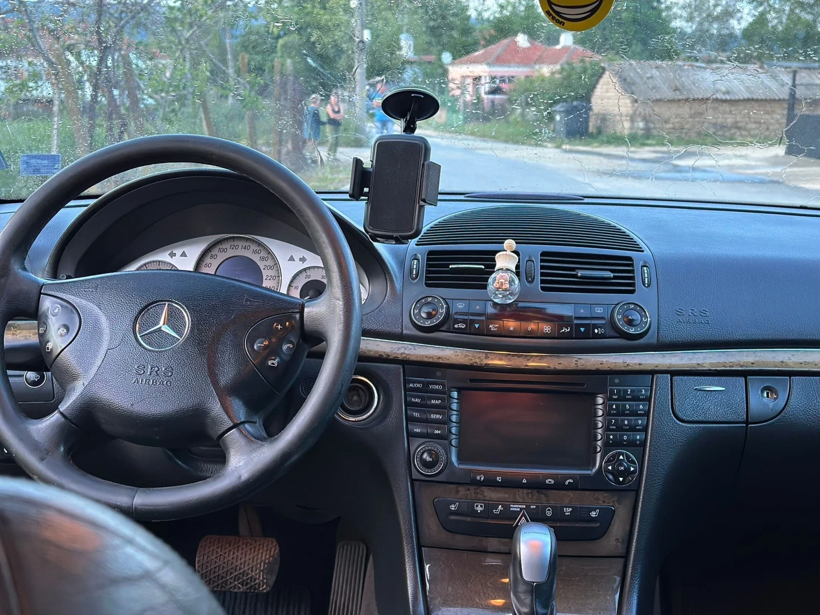 Mercedes-Benz E 320  - изображение 5