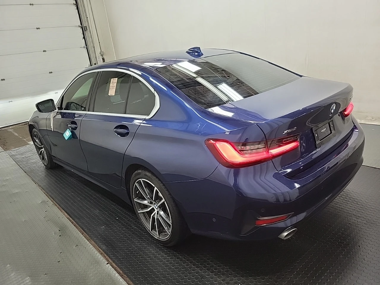BMW 330 AWD * CARFAX * АвтоКредит * Цена до България*  - изображение 4