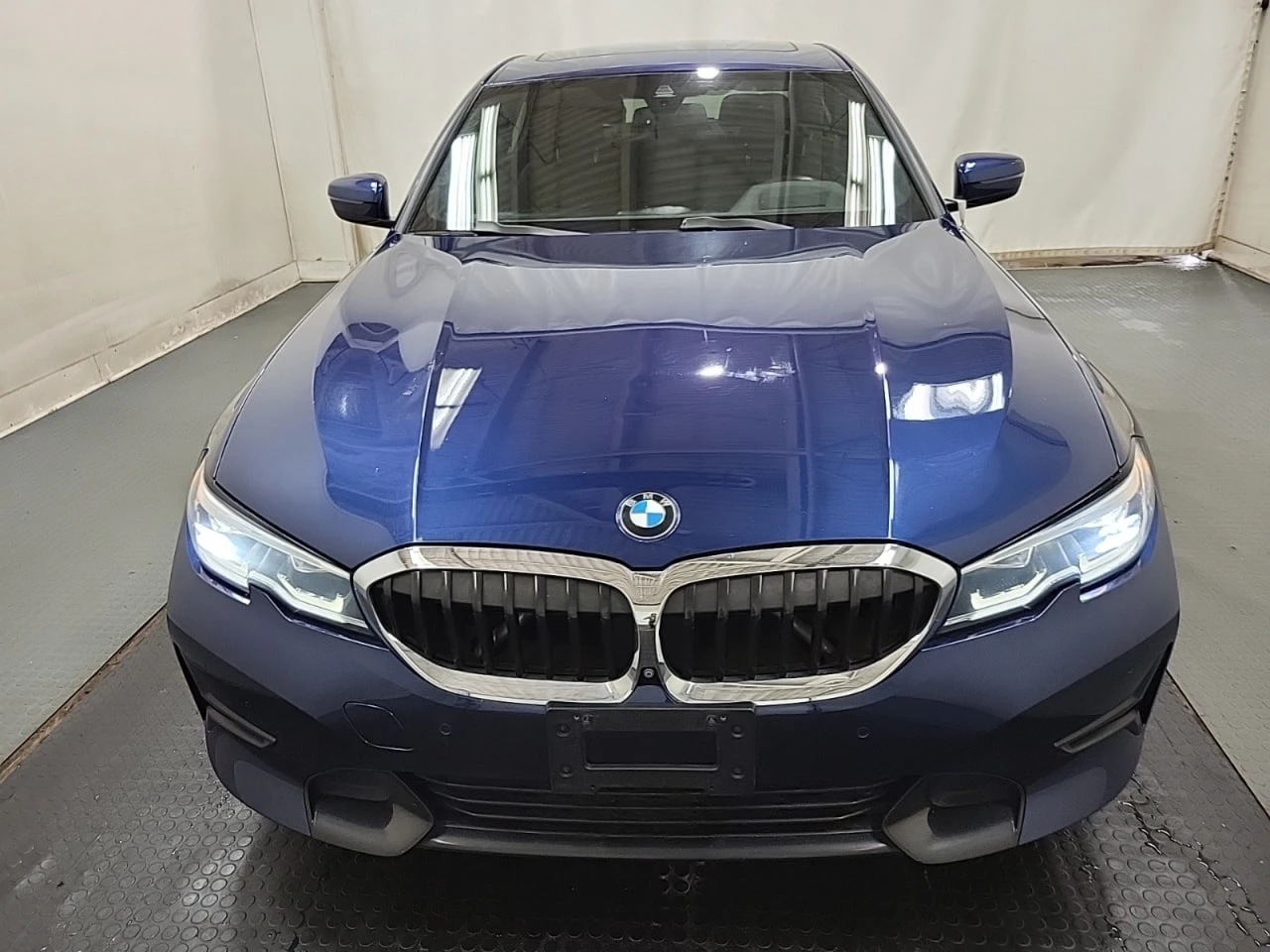 BMW 330 AWD * CARFAX * АвтоКредит * Цена до България*  - изображение 6