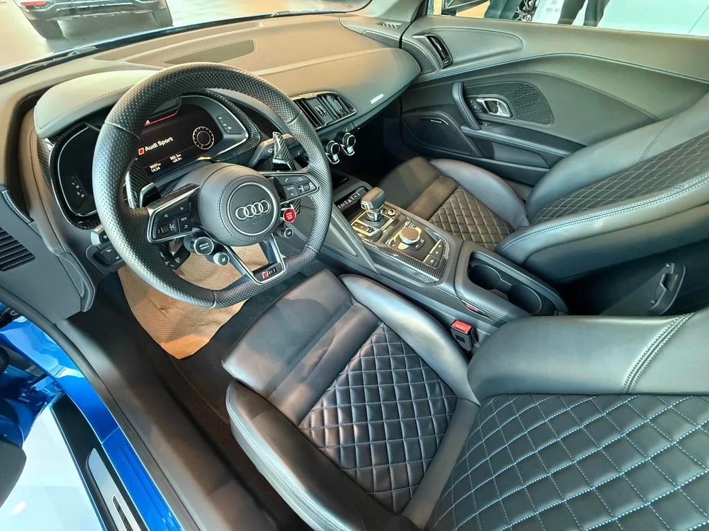 Audi R8 * V10 performance * CARFAX * ЦЕНА ДО БГ - изображение 9