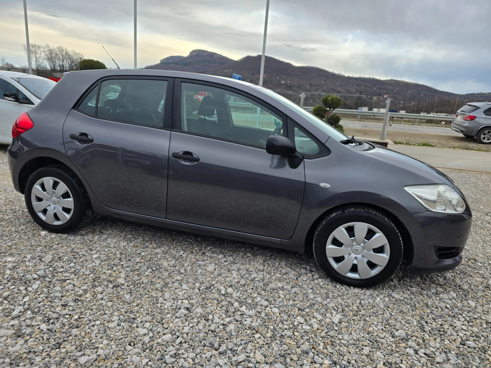 Toyota Auris 1.4D-4D 90кс ! ! КЛИМАТИК - изображение 2