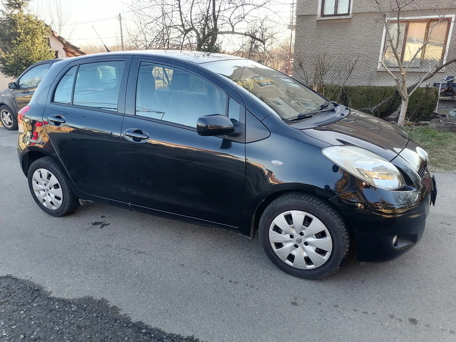 Toyota Yaris 1.33 vvti - изображение 4
