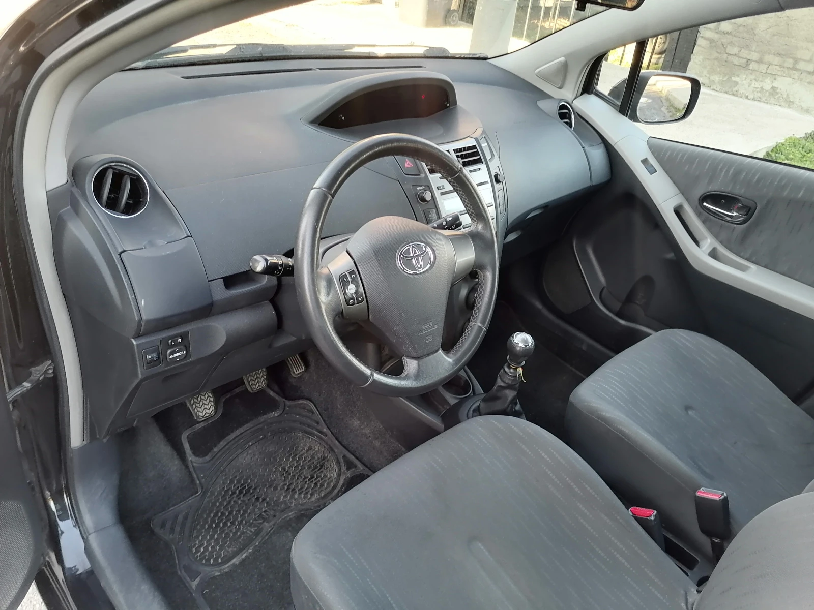 Toyota Yaris 1.33 vvti - изображение 9
