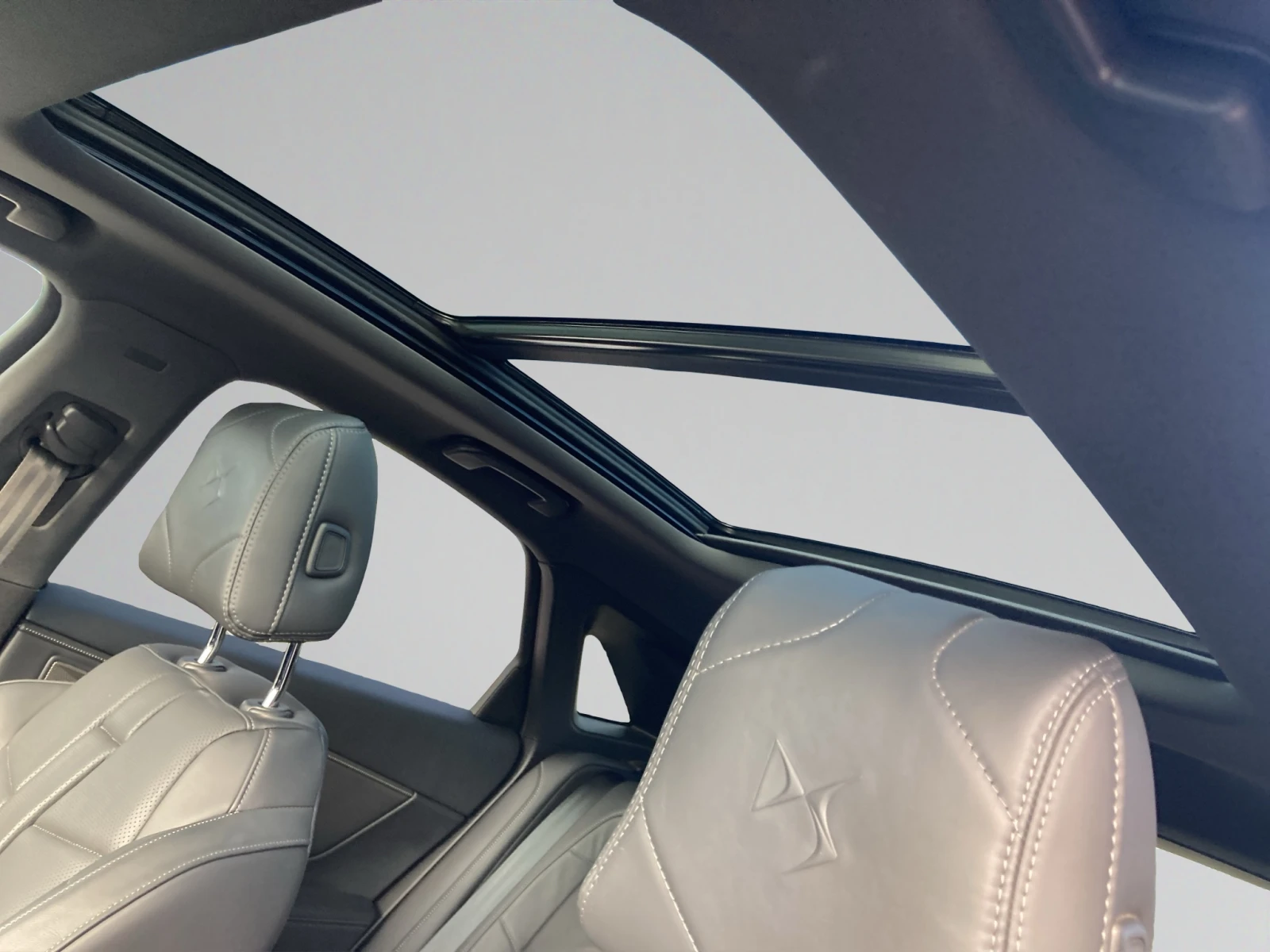 DS DS 7 LA PREMIERE E-TENSE 360 4X4 EAT8, снимка 13 - Автомобили и джипове - 53976393