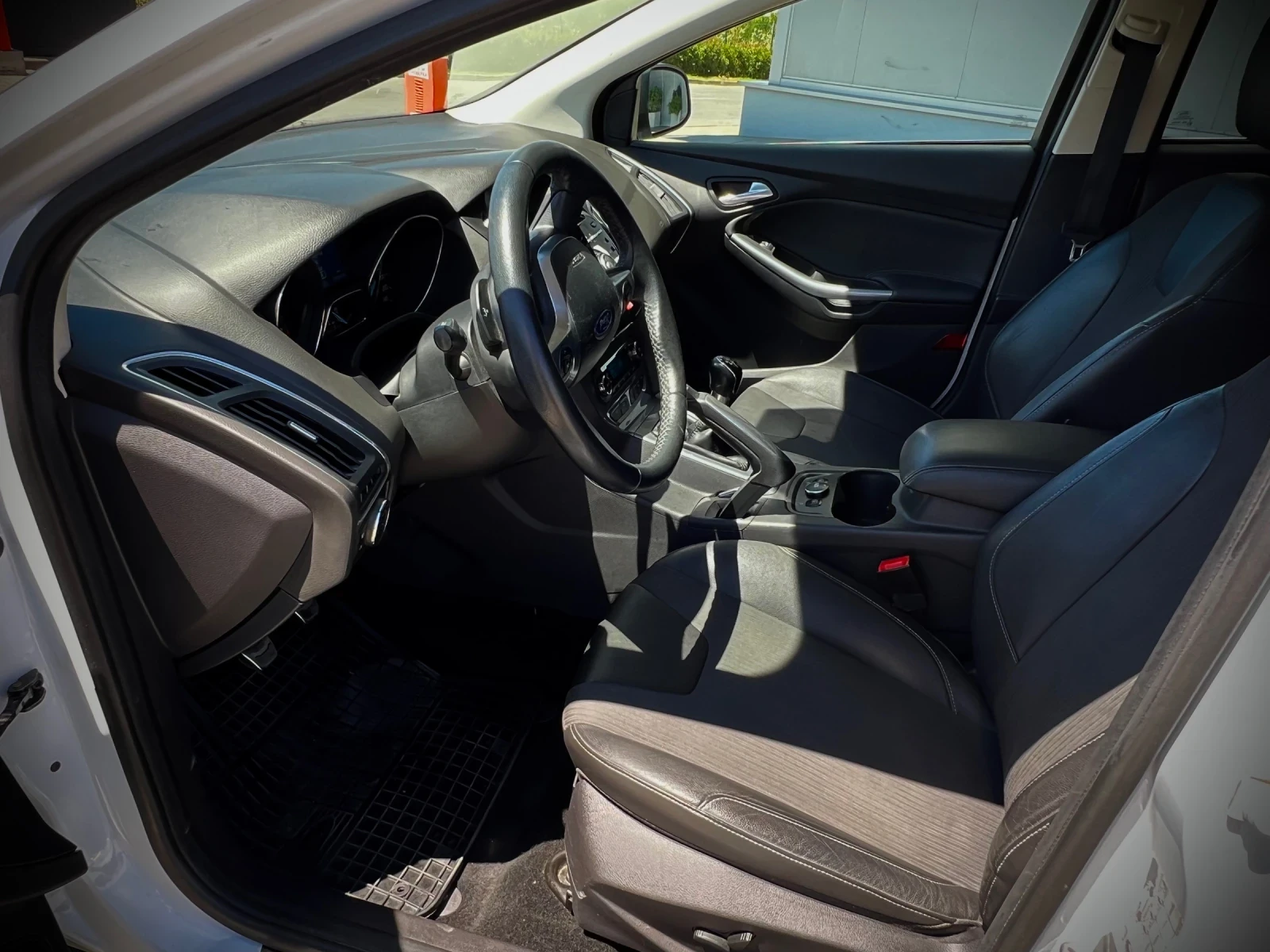 Ford Focus 1.6 Ecoboost, снимка 8 - Автомобили и джипове - 54794067