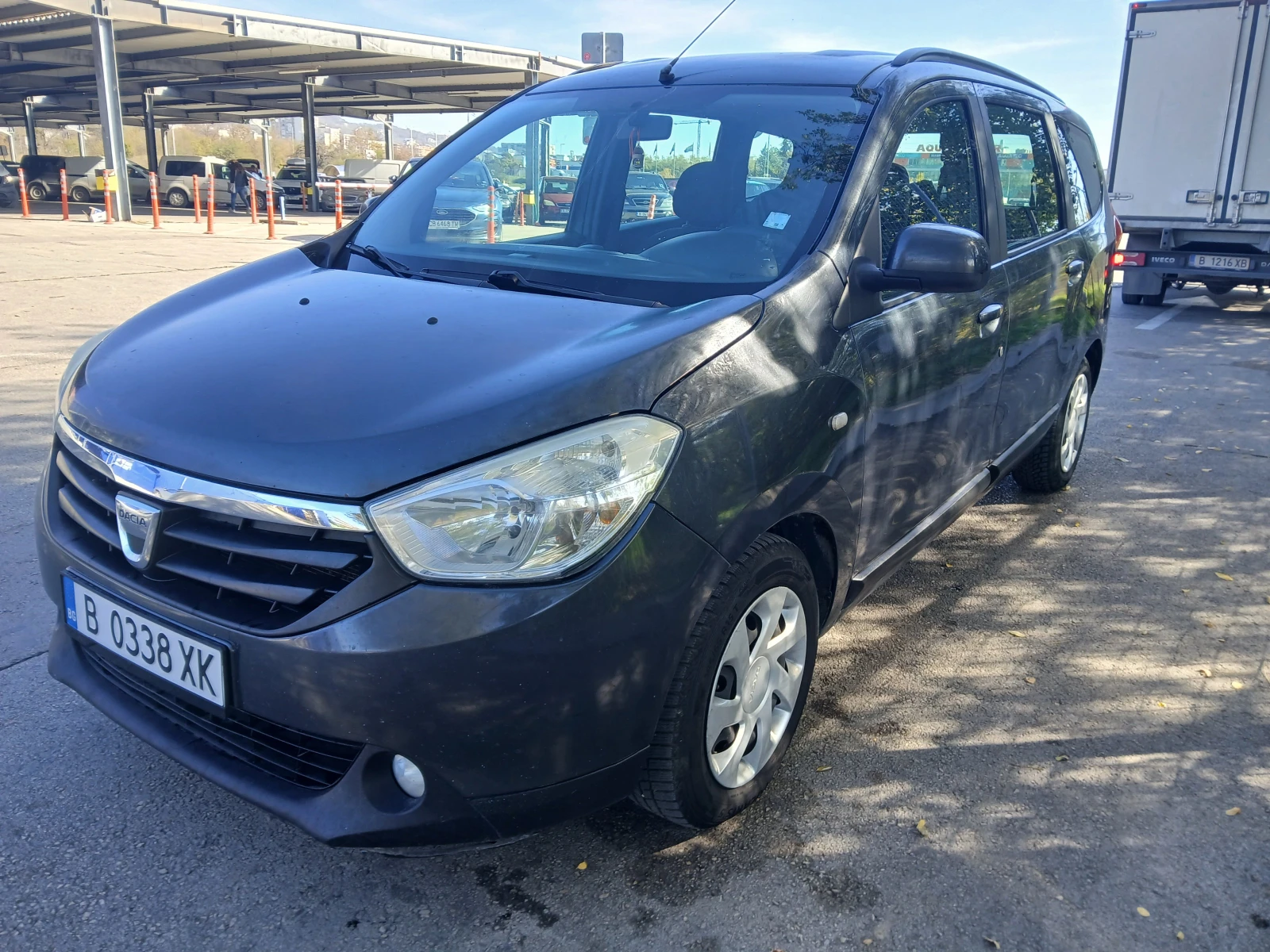 Dacia Lodgy 1.5 DCI-7mesta, снимка 3 - Автомобили и джипове - 55326459