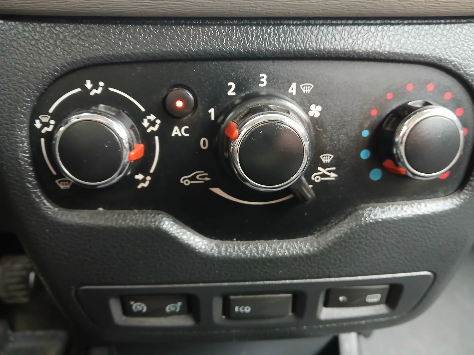 Dacia Lodgy 1.5 DCI-7mesta, снимка 7 - Автомобили и джипове - 55326459