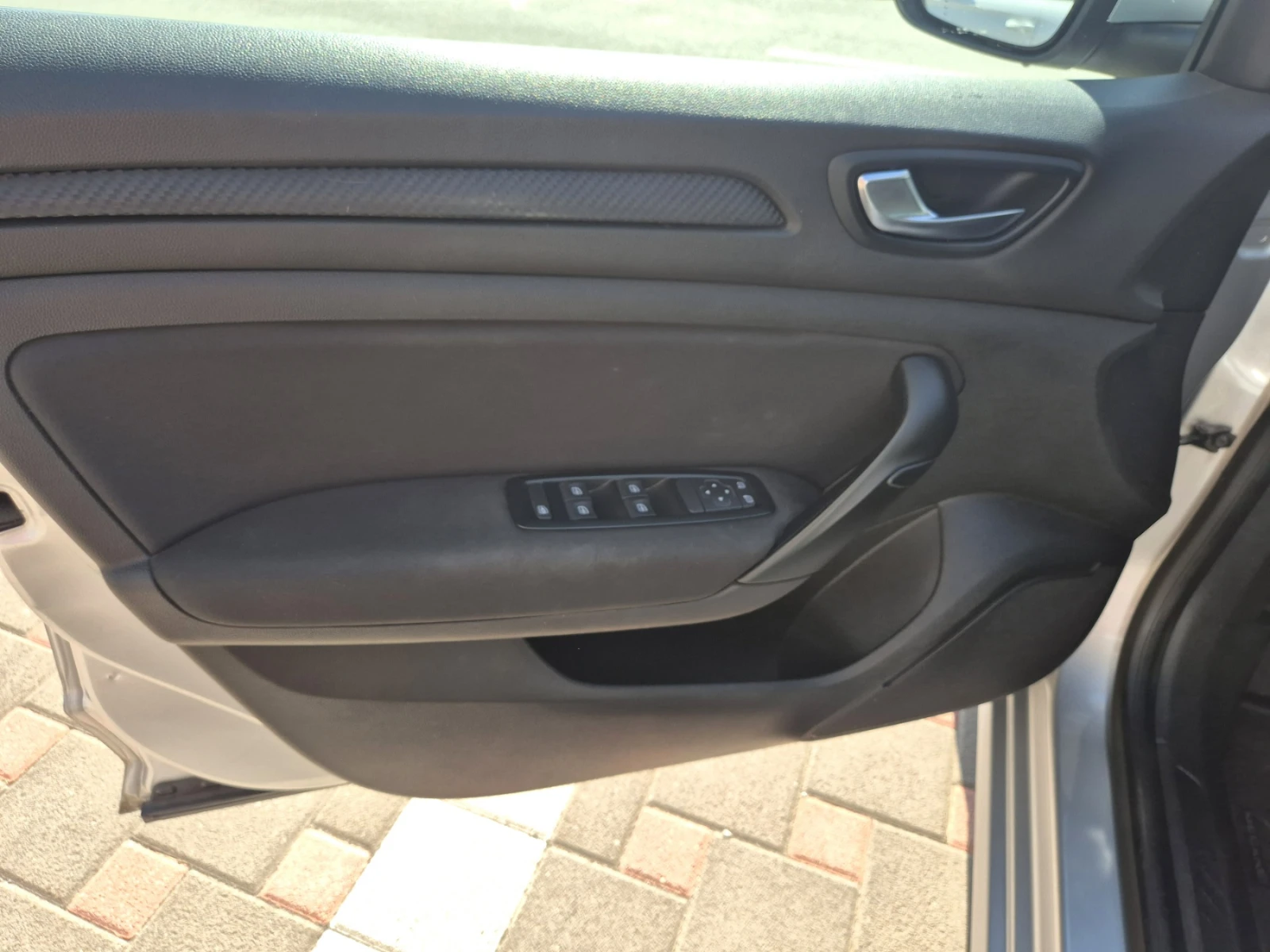Renault Megane 1.5 tdi Sedan MT, снимка 16 - Автомобили и джипове - 55381762