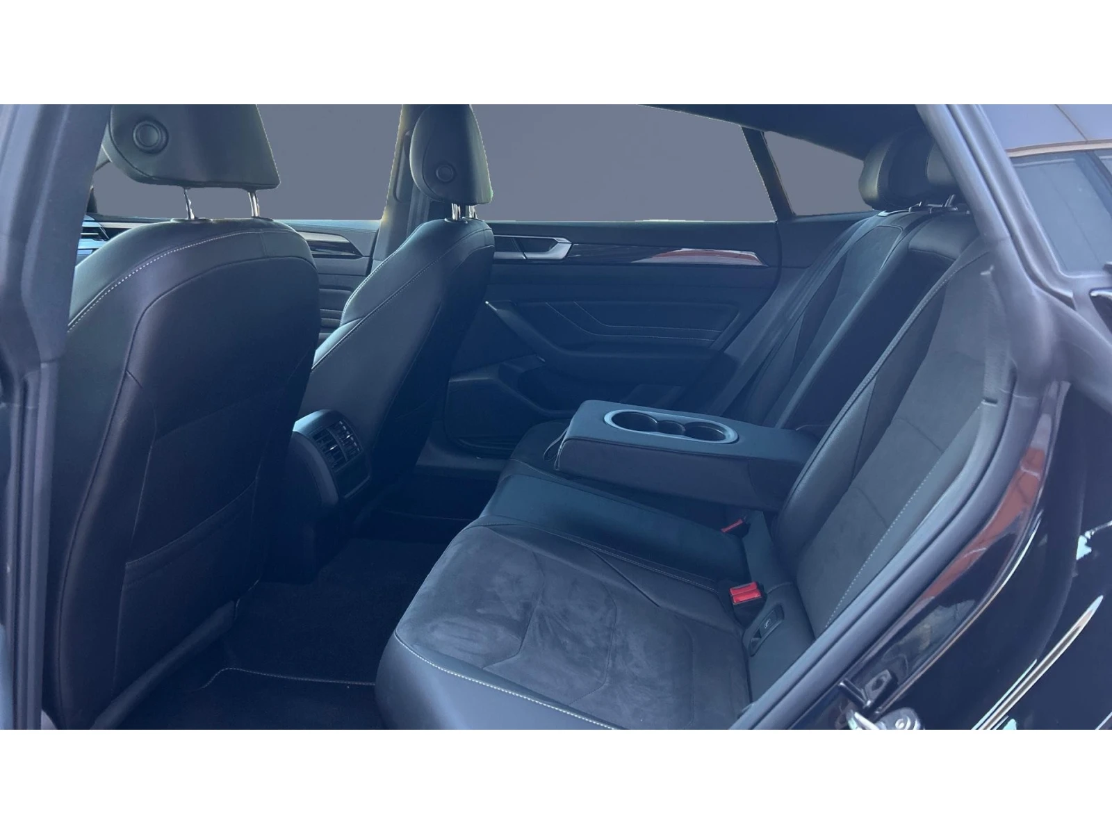 VW Arteon  2.0 TDi DSG SCR  R-Line  4Motion, Месечна вноска , снимка 12 - Автомобили и джипове - 55931898
